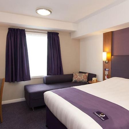 Premier Inn London Hampstead Buitenkant foto