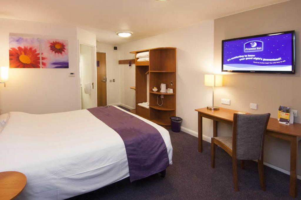 Premier Inn London Hampstead Buitenkant foto