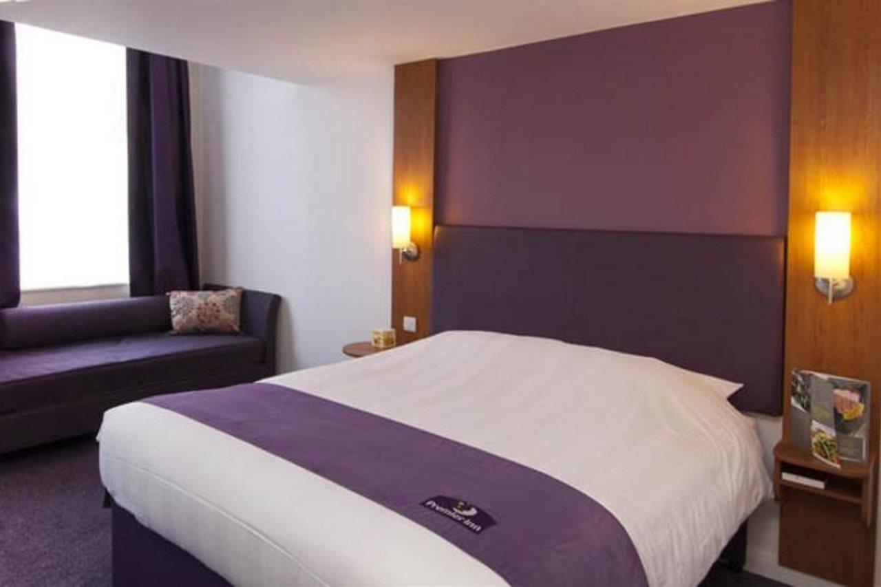 Premier Inn London Hampstead Buitenkant foto